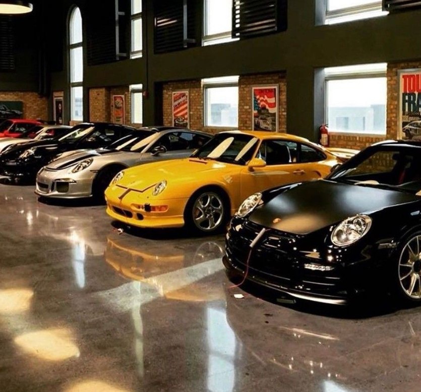 Luxury cars in the Fivester studio